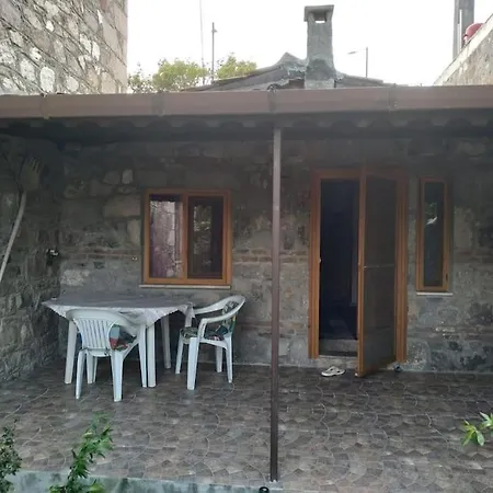 Kuecuek Tas Evde Otantik Bir Tatil Keyfi… Apartment